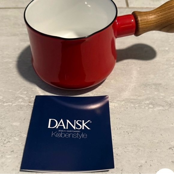 Dansk Kobenstyle Cherry Red Pot with Wooden Handle - Picture 3 of 3